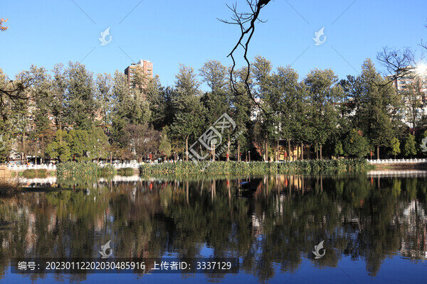 湖中倒影景色風(fēng)光