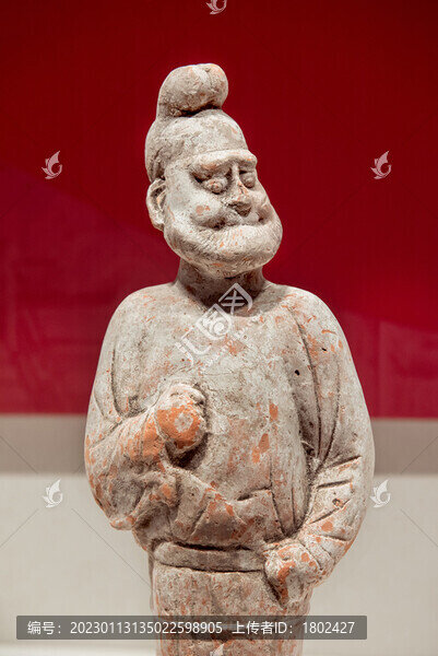 唐紅陶胡人俑