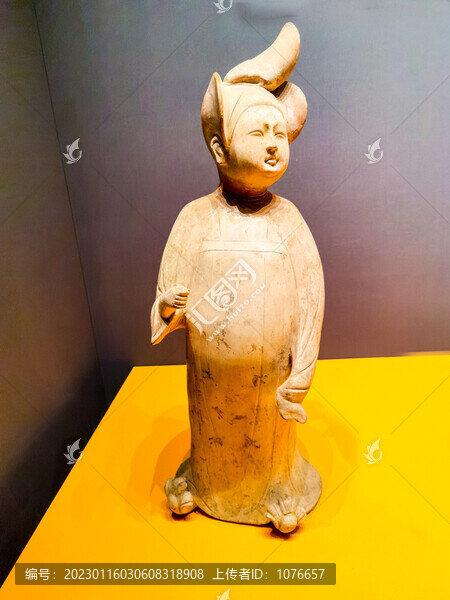 唐代侍女俑