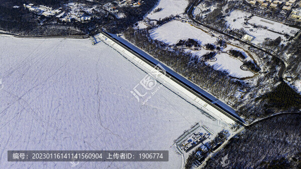 中國(guó)長(zhǎng)春凈月潭公園冬季風(fēng)景