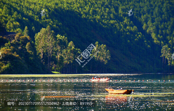云南瀘沽湖