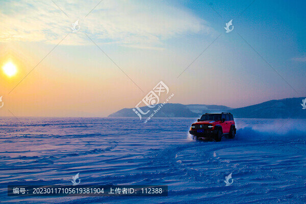 汽車越野雪地漂移坦克賽車