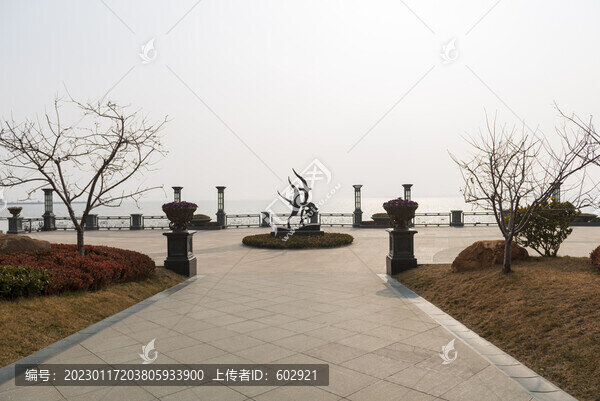海邊雕塑