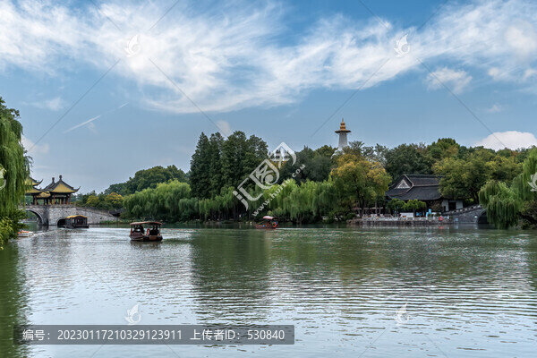 揚(yáng)州瘦西湖中式園林街景