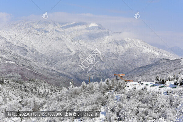 美姑縣瓦候鄉(xiāng)大風(fēng)頂自然保護區(qū)
