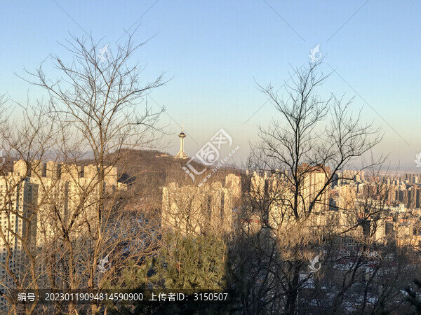 錦江山二階涼亭遠(yuǎn)眺黃海明珠塔