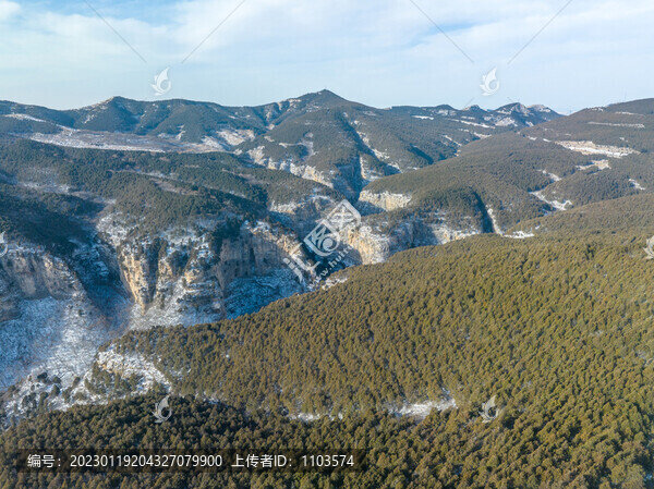 航拍濟(jì)南藏龍澗雪景