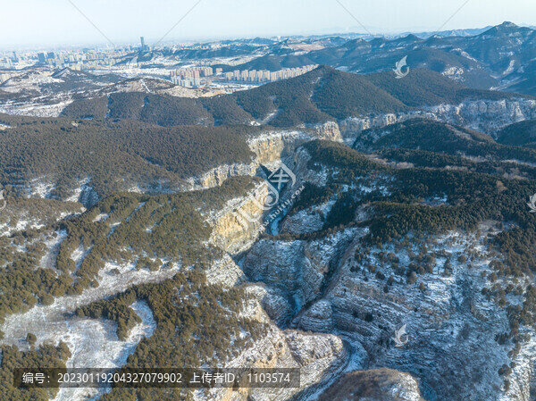 航拍濟(jì)南藏龍澗雪景