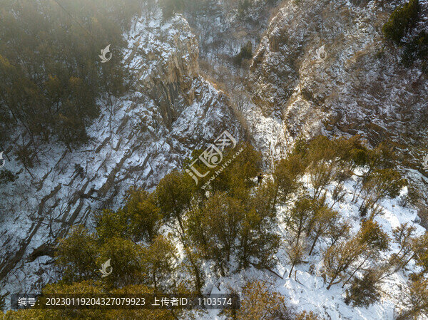 航拍濟(jì)南藏龍澗雪景