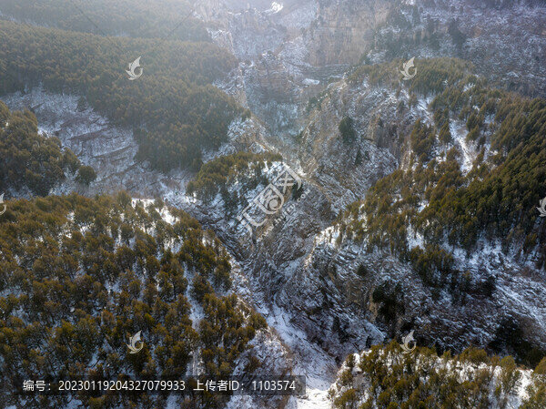 航拍濟(jì)南藏龍澗雪景