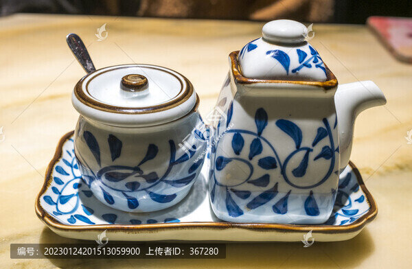 陶瓷調(diào)味罐
