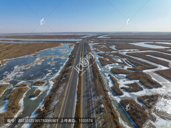 航拍冬日的黃河口濕地