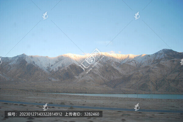 西藏青藏鐵路高原無人區(qū)