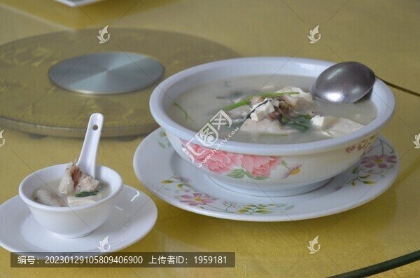 魚頭豆腐湯