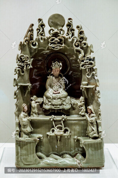 元代龍泉窯佛龕觀音
