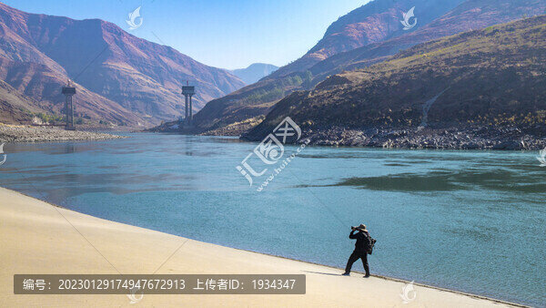 元謀江邊龍街渡口