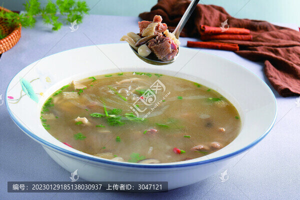 野山菌燉土雞
