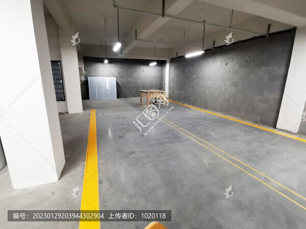 地下停車場劃線