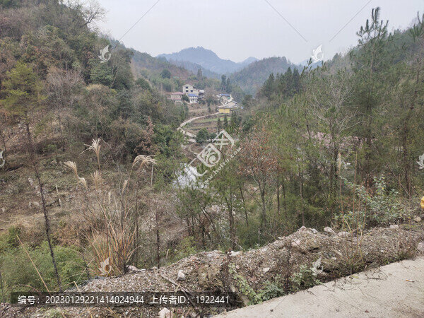 小山村
