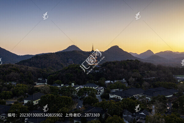 杭州西湖雷峰塔日落風(fēng)光