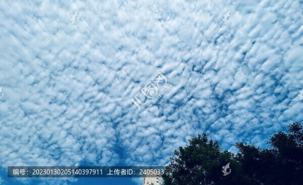 城市的藍(lán)天白云