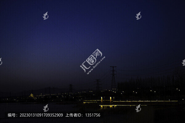 濱河公園古建筑步道冰河