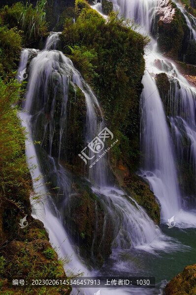 流水瀑布自然風(fēng)景