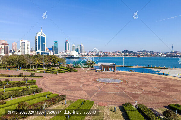 航拍青島海岸線灣區(qū)景觀