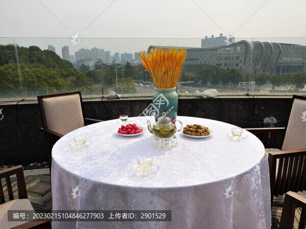 觀景臺餐桌
