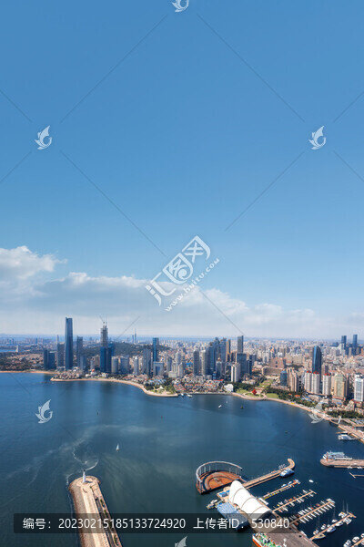 航拍青島城市海岸線房地產(chǎn)