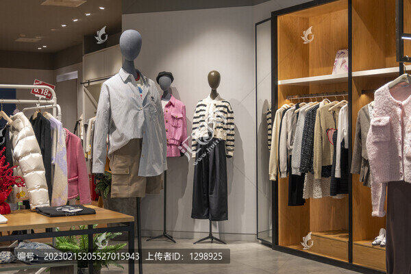 時尚女裝專賣店陳列設(shè)計