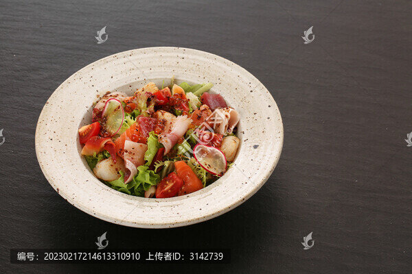 生魚片沙拉