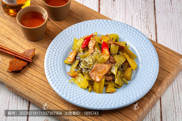 酸菜炒肉片