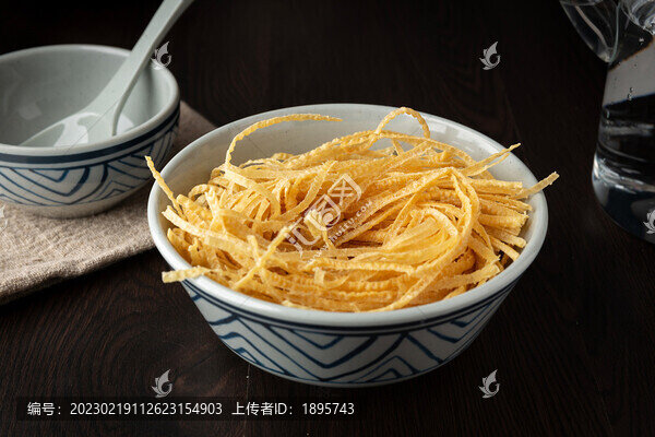 涼拌豆腐絲