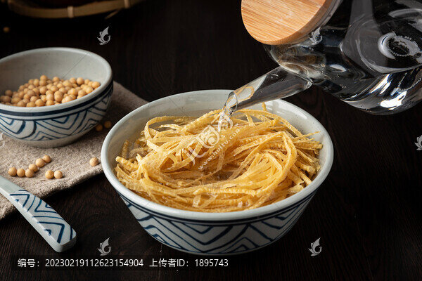 涼拌豆腐絲