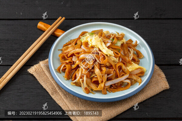炒河粉
