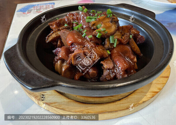 鮑魚燉豬蹄