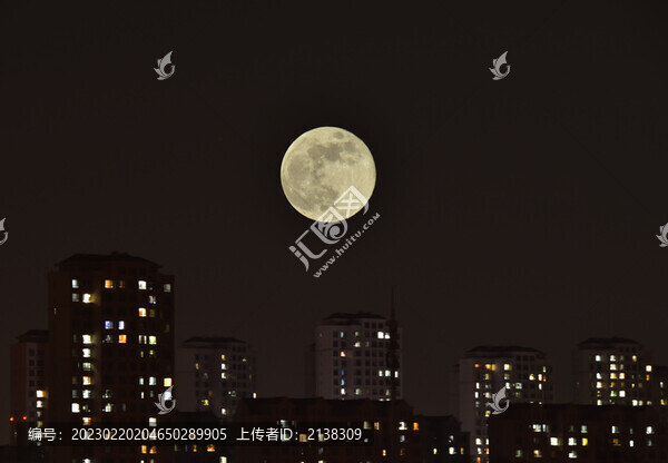 月亮