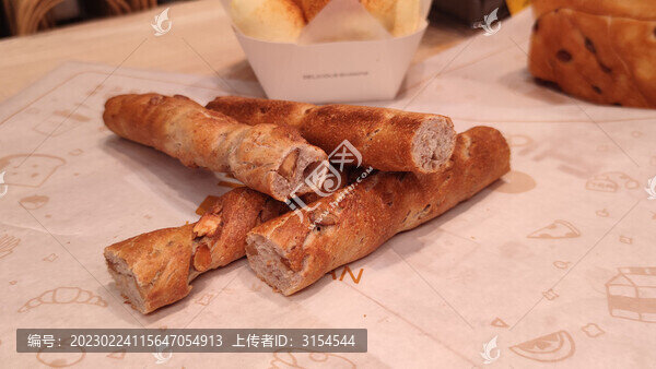 現(xiàn)烤堅果棒面包