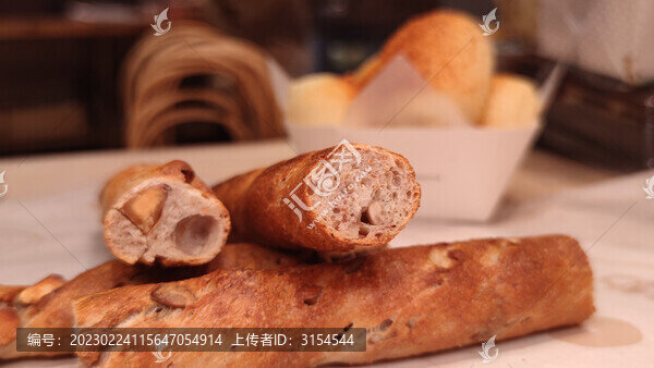 現(xiàn)烤堅(jiān)果棒面包