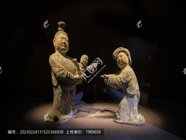 唐代彩繪陶仕女俑