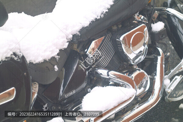 雪地摩托