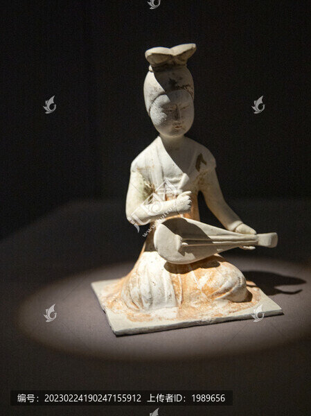 彩繪陶女樂俑