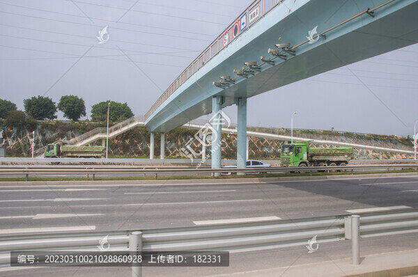 翔安南路人行天橋
