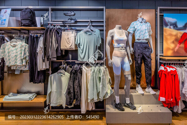 運(yùn)動(dòng)裝專(zhuān)賣(mài)店