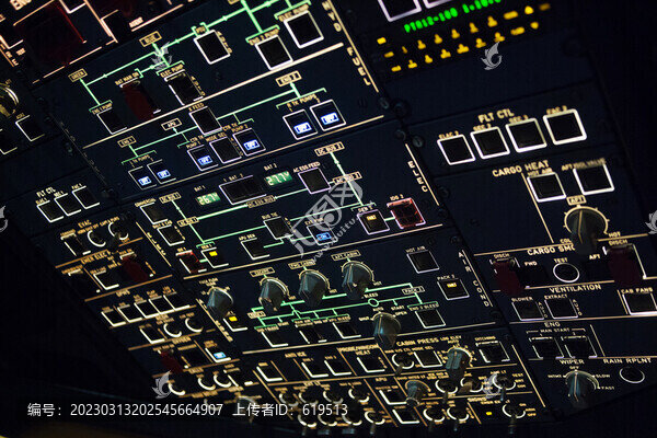 空客A320飛機(jī)駕駛艙頂板