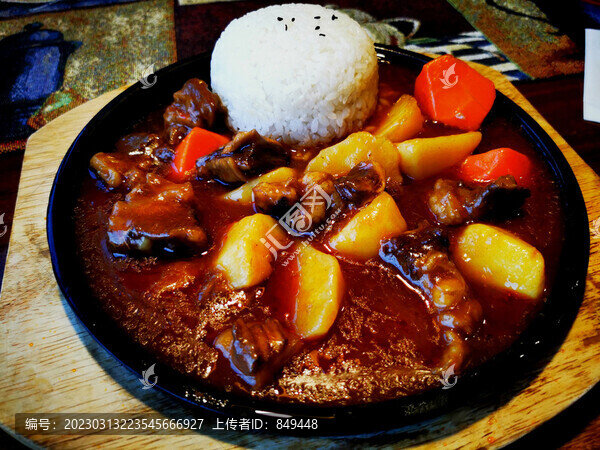 黃燜牛肉洋芋配飯