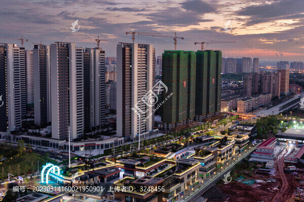 武漢盤龍城天匯龍城夜景