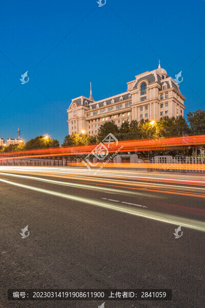 中國哈爾濱道路建筑夜景