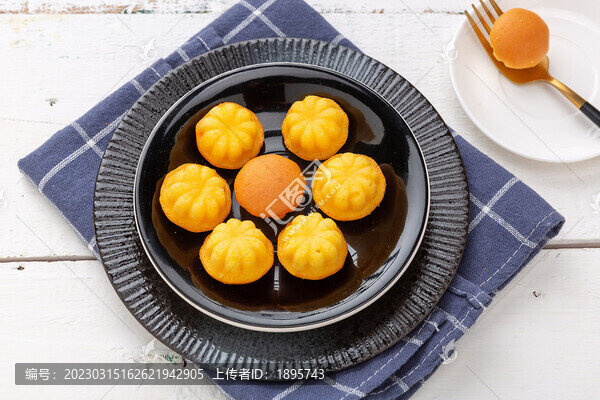 小小雞蛋糕